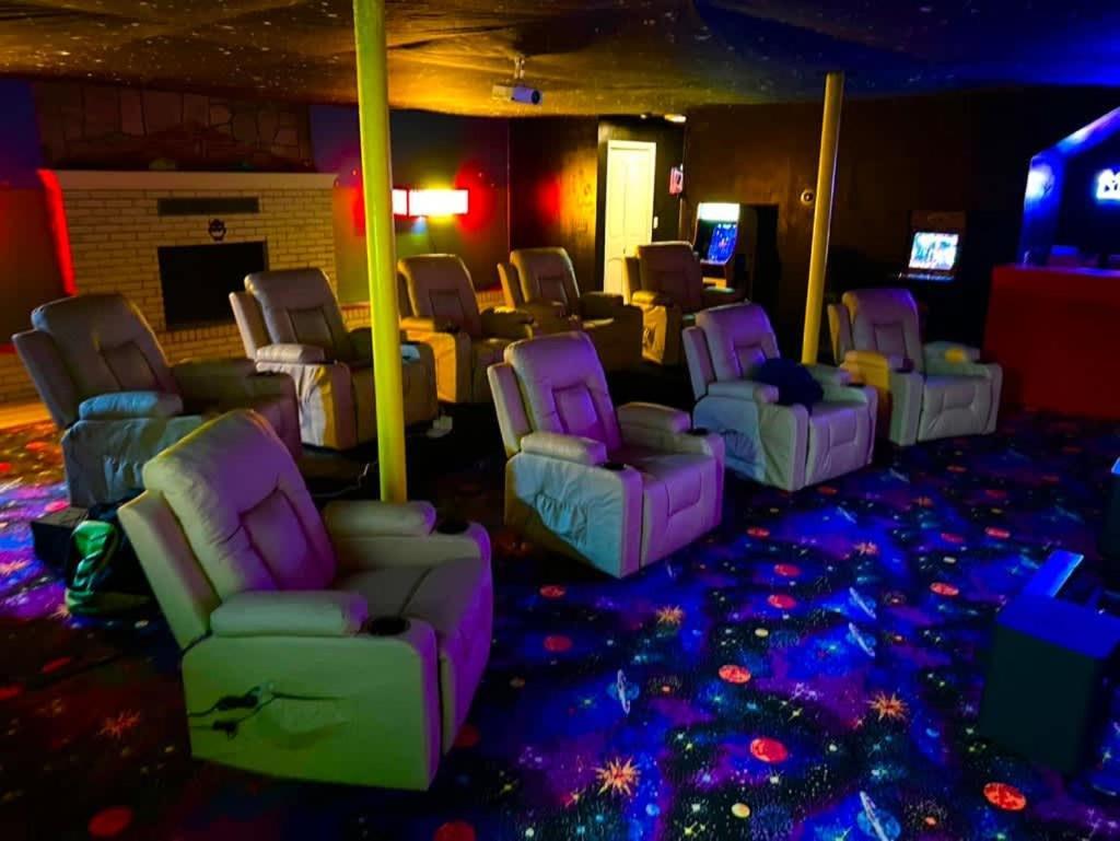 Вилла Gated Mansion - Basketball Court Movie Theater Views Big Stone Gap Экстерьер фото