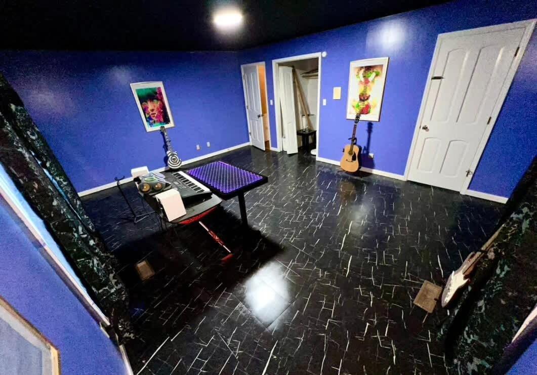 Вилла Gated Mansion - Basketball Court Movie Theater Views Big Stone Gap Экстерьер фото