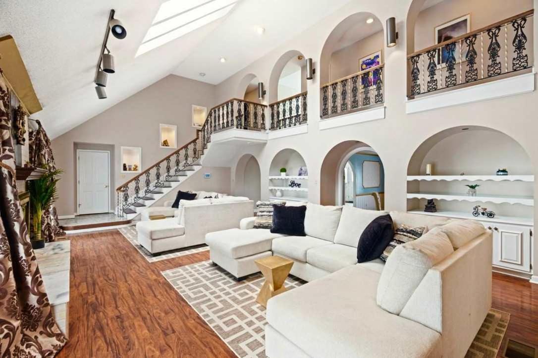 Вилла Gated Mansion - Basketball Court Movie Theater Views Big Stone Gap Экстерьер фото